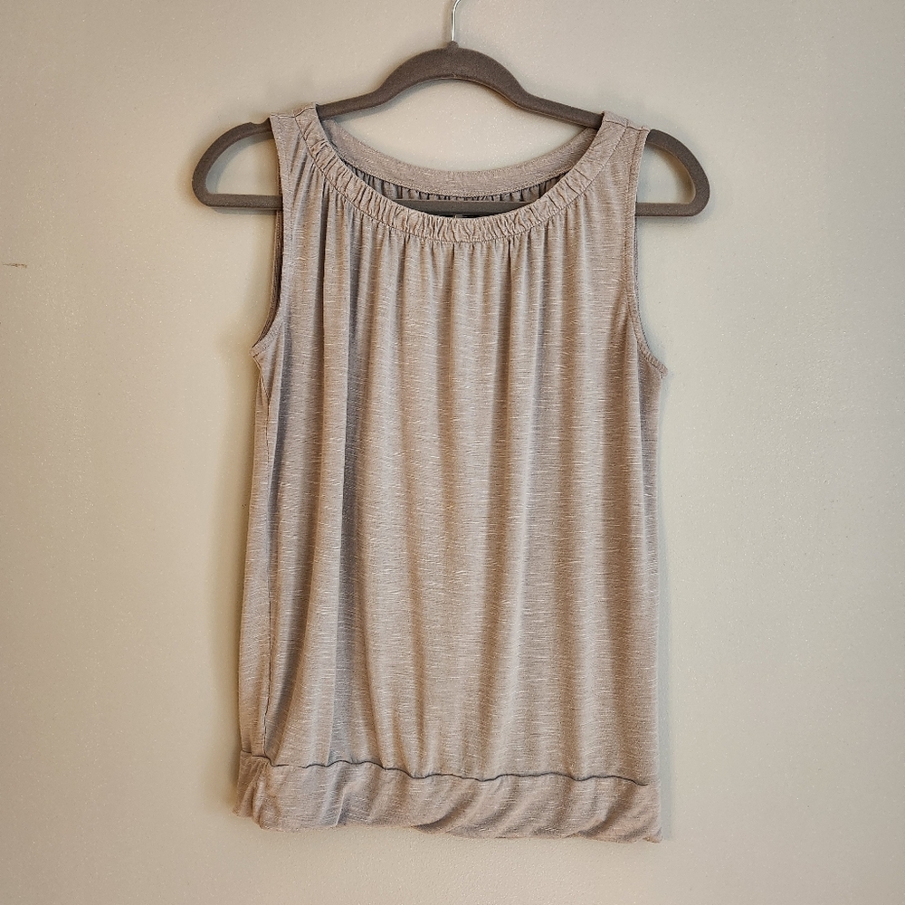 2 Loft Outlet Sleeveless Tops - Picture 6 of 10